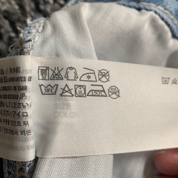 Hollister distressed jean shorts - Picture 4 of 12